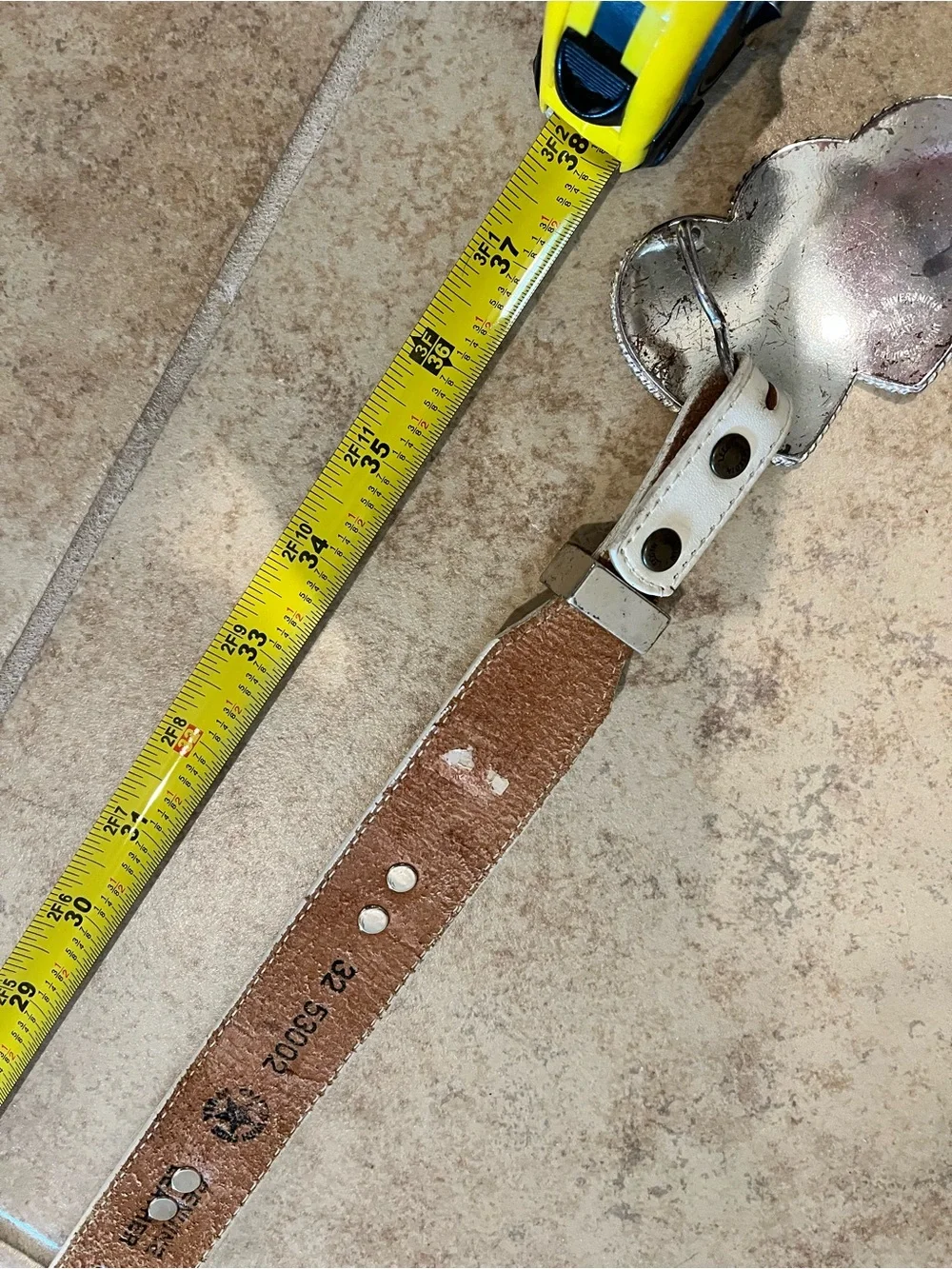 Montana Silversmiths Silver Creek White Genuine Leather Heart Western Belt Sz 32
